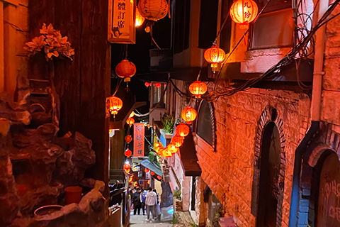 台湾の九份老街 夜の風景