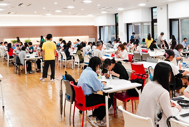 学食（新宿）